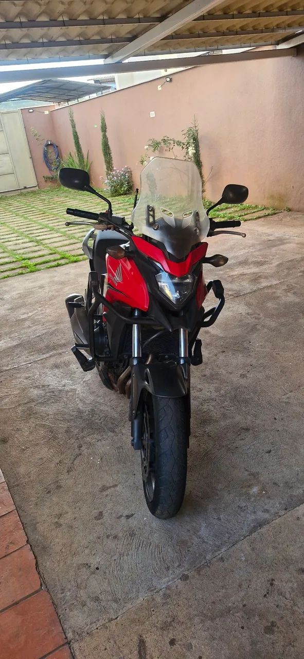 CB 500 X sem detalhes e com acessórios 