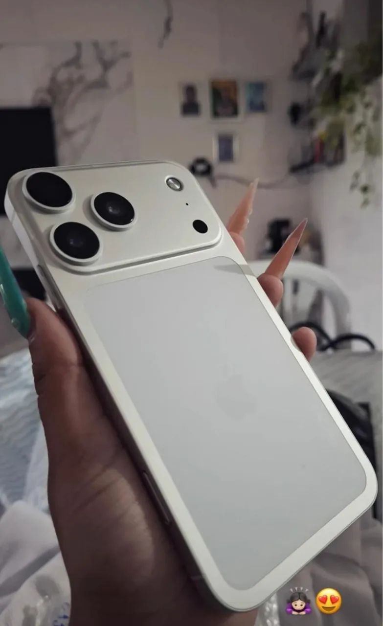 IPHONE XR NA CARCAÇA DO 17 PRO
