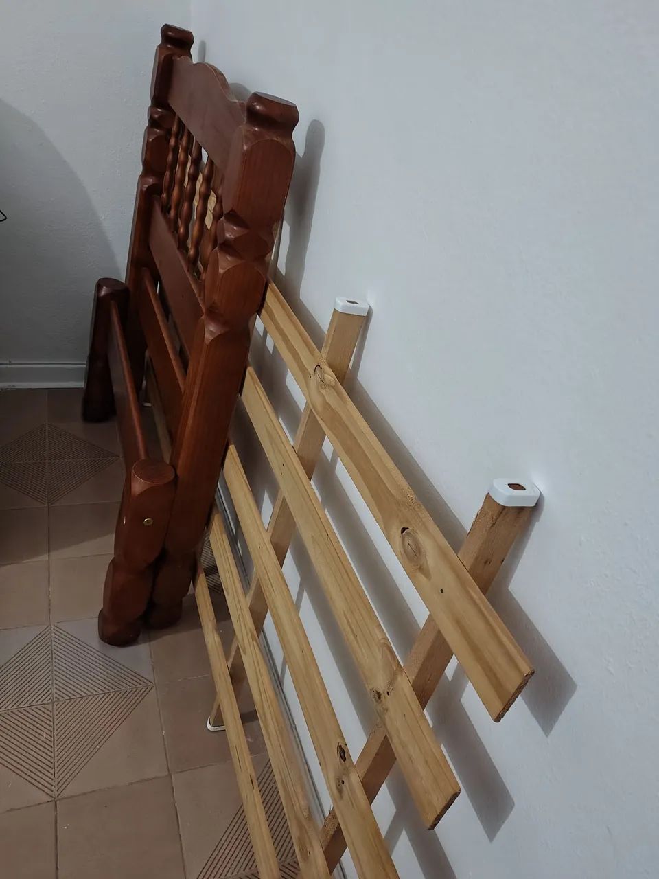 Cama solteiro e colchão Excelente conservação 