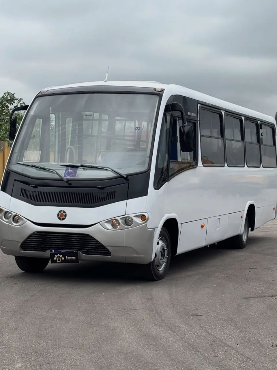 ÔNIBUS ATRAVES DO PARCELAMENTO 