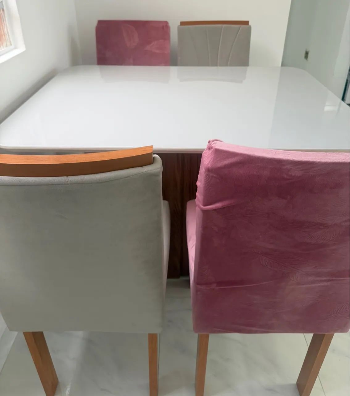 Mesa + 4 cadeiras off white