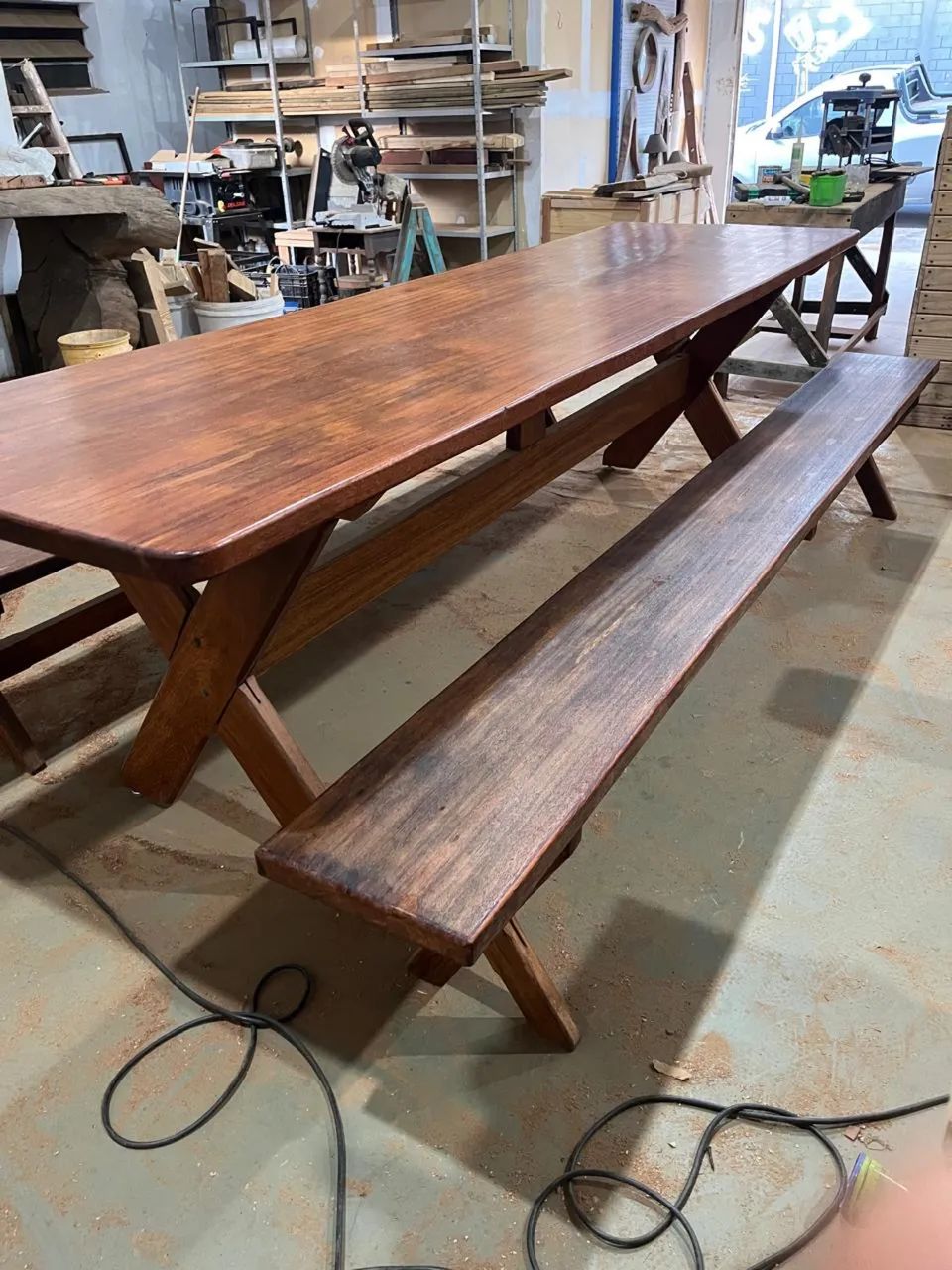 Conjunto chácara: mesa 3 metros de madeira nobre com bancos - Foto 5