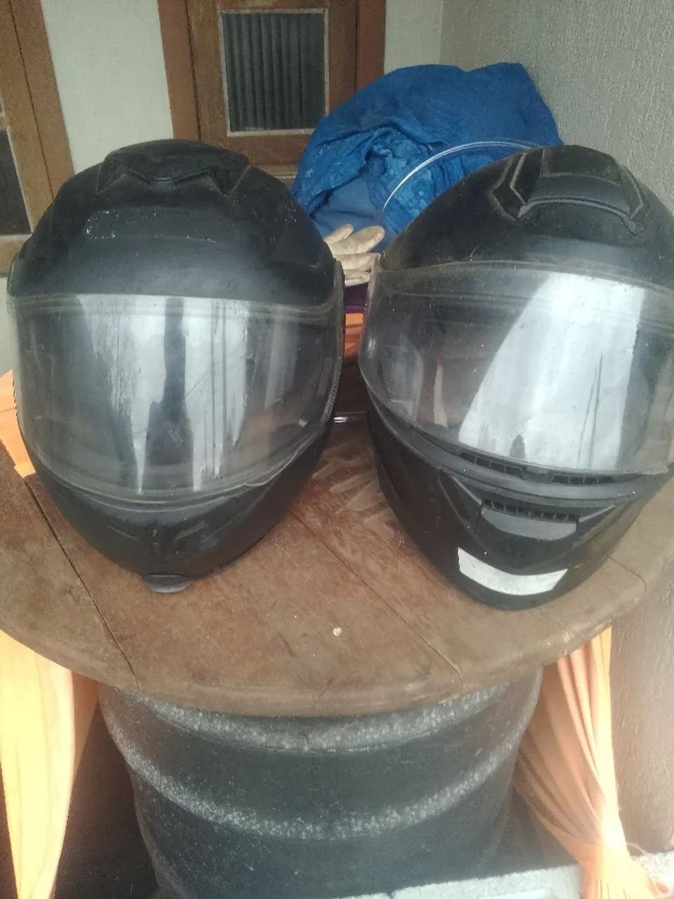 Vendo 2 capacetes 