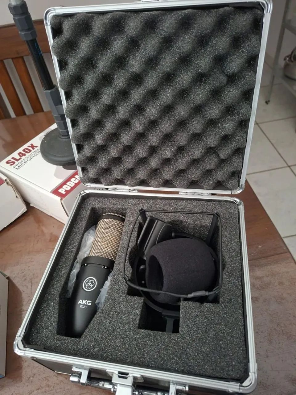 Microfone Condensador AKG modelo 2007  - Foto 2