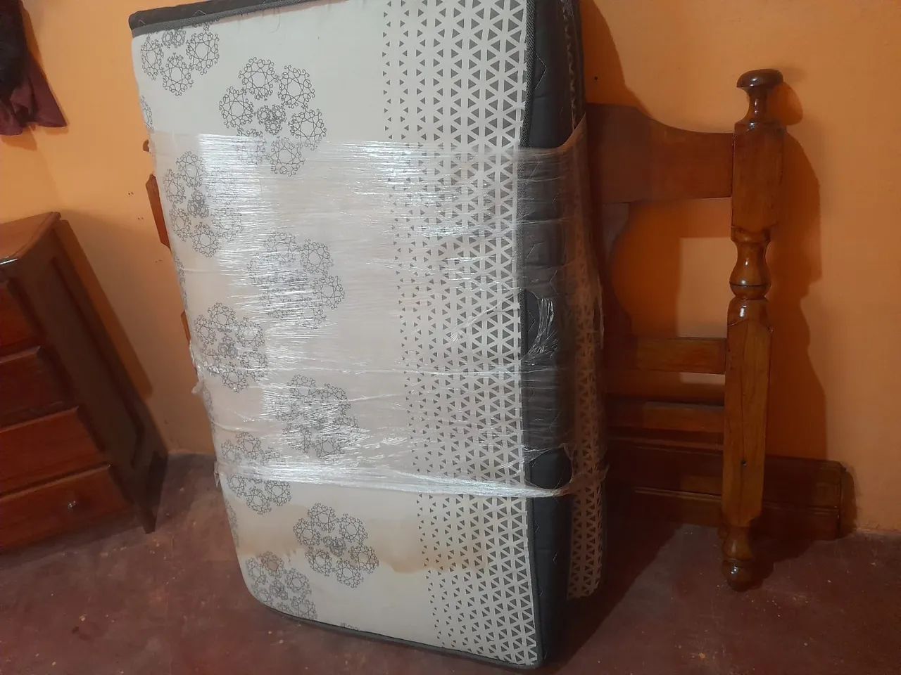 Cama de casal com colchão  - Foto 2