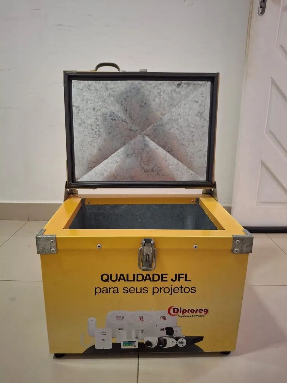 Caixa térmica 25L