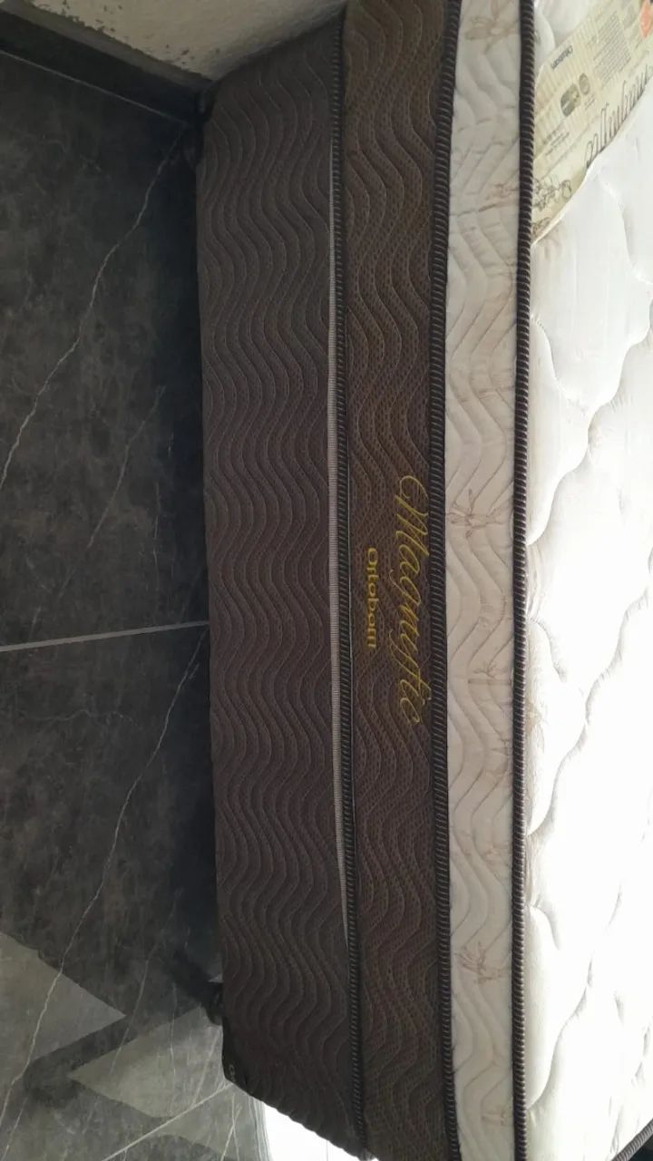 Vendo cama box de casal