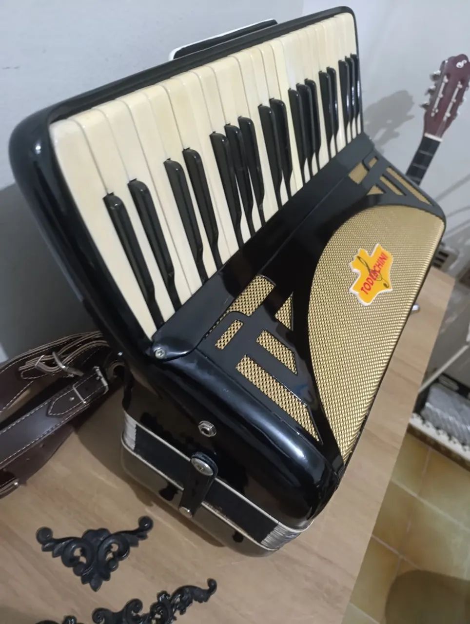 Acordeon Todeschini 80 baixos, quarta e sexta de voz  - Foto 2