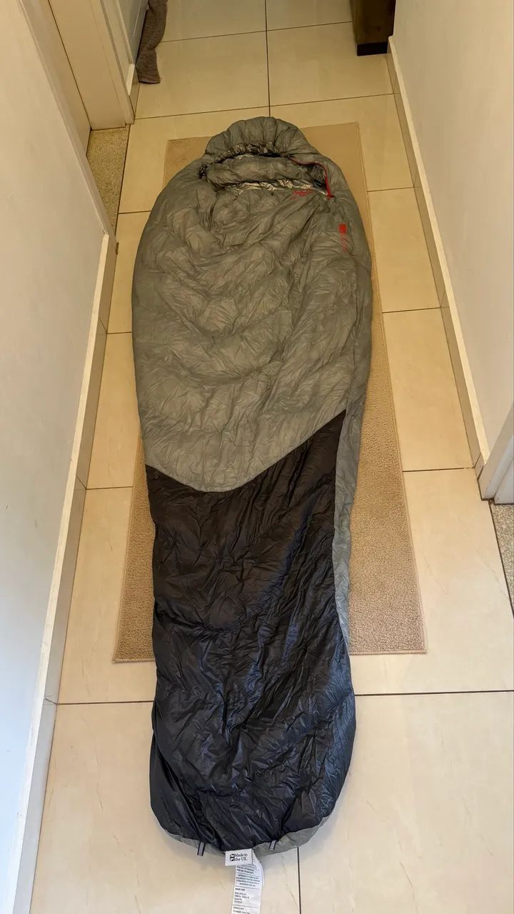 Saco de Dormir RAb Mythic 180 0°c