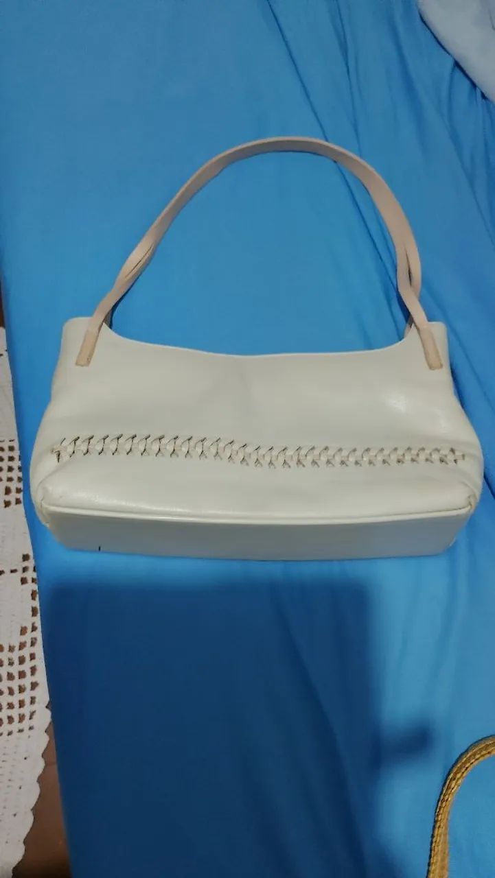 Bolsa de couro, na cor gelo, marca Edu bolsas. - Foto 5