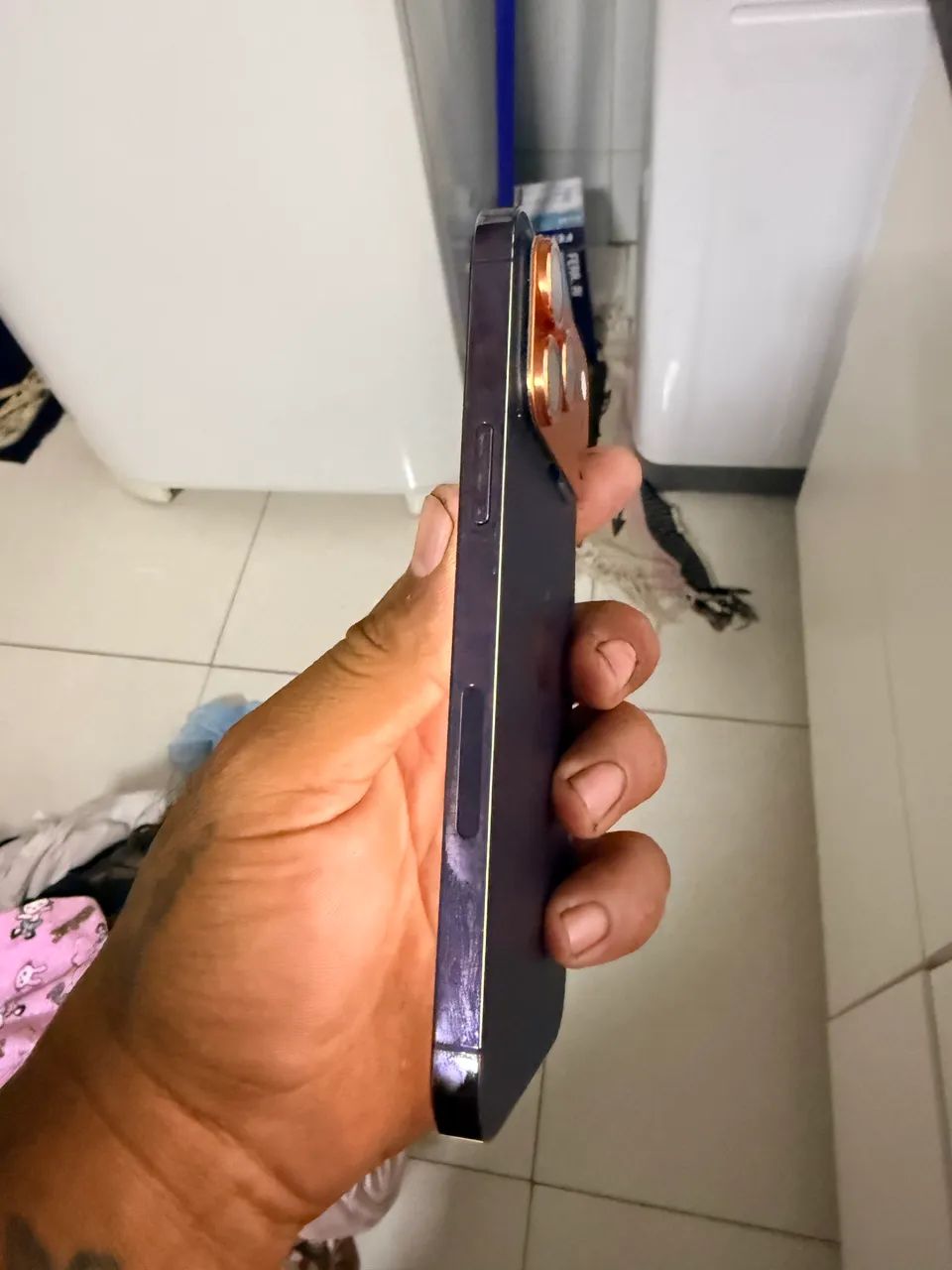 iPhone 14 Pro Max com lente e capinha do 17 - Foto 4