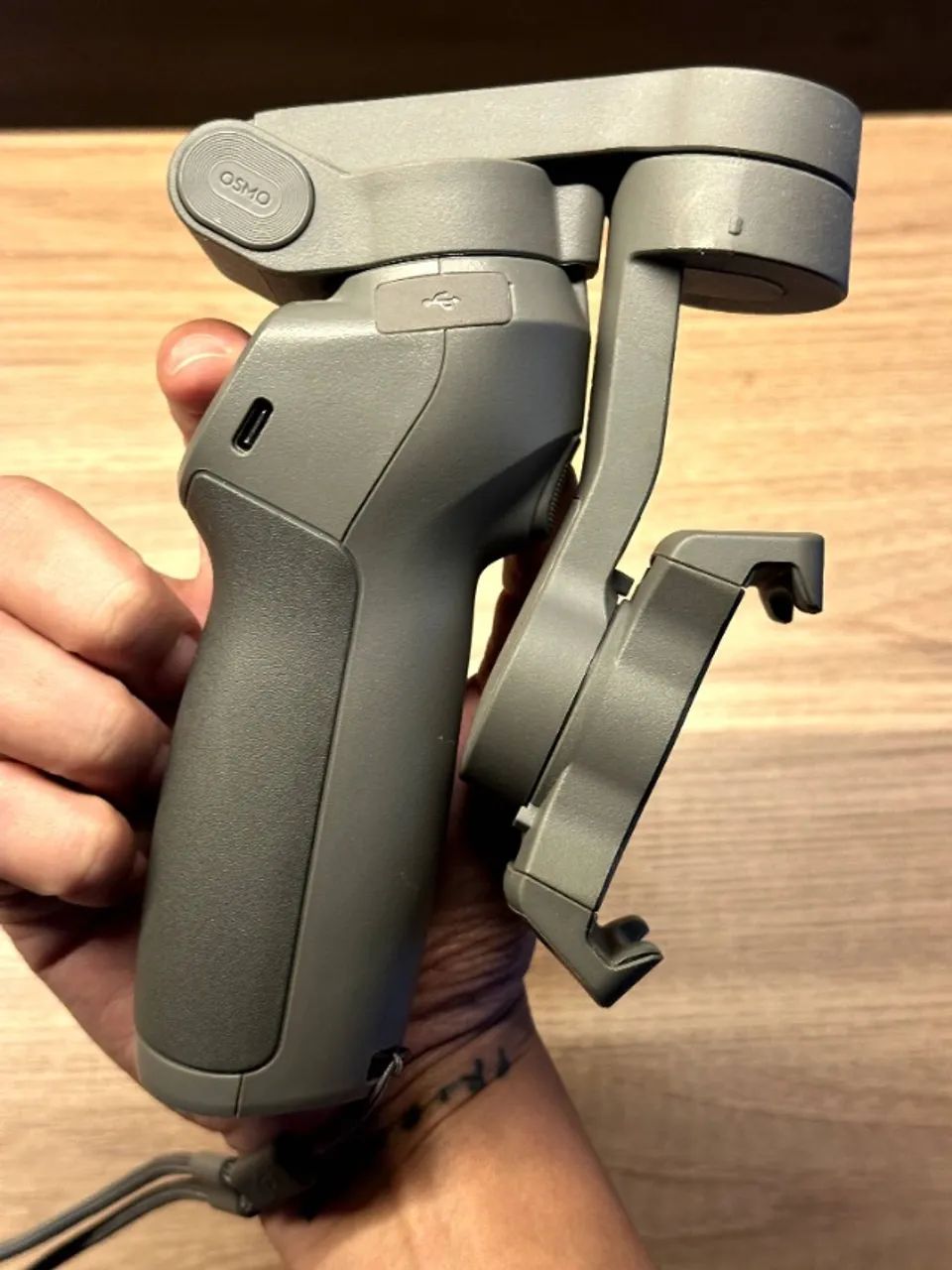 DJI Osmo Mobile 3 Combo com Tripé e Caixa, Pouquíssimo Uso - Foto 4