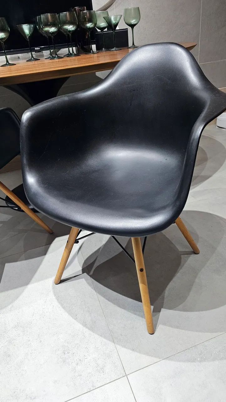 Cadeira Eames Eiffel com Braço preço unitário 