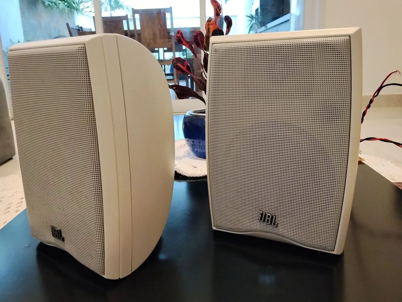 Caixa outdoor JBL , falantes de 4 polegadas , tocam muito !