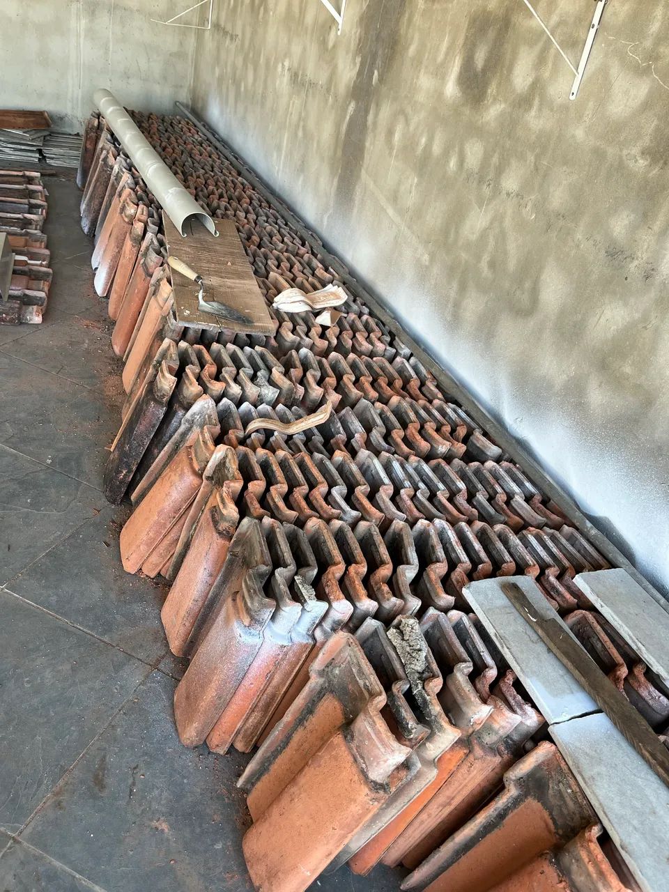 Telhas romanas antigas 600 unidades 