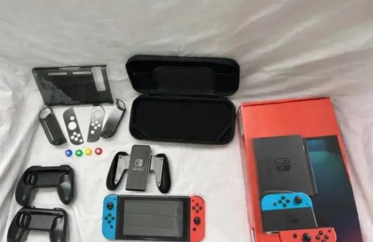 Nintendo Switch com defeito na tela; funciona sem problema quando conectado na televisão