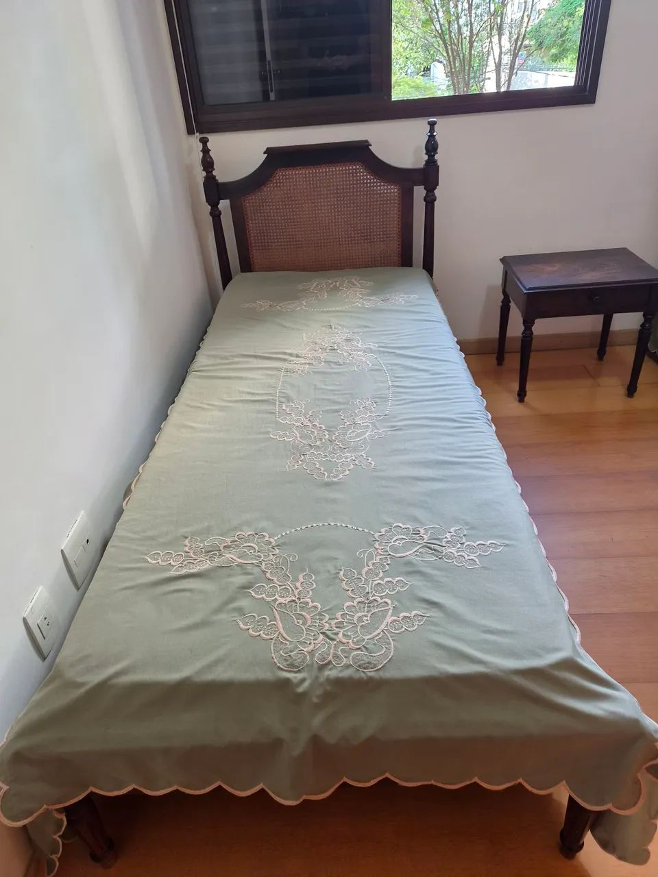 CAMA JACARANDÁ 