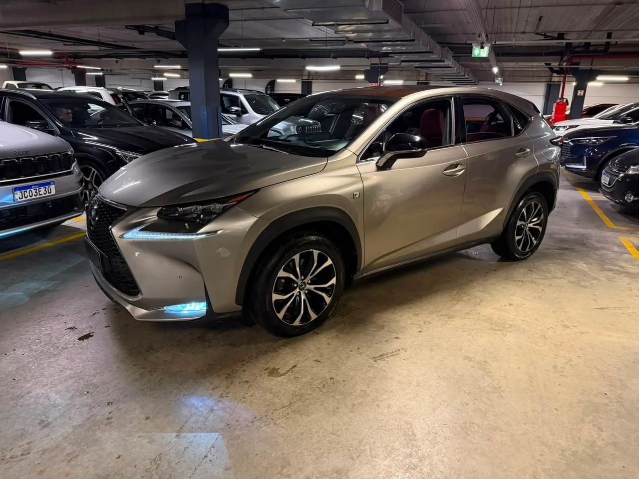 Lexus NX-200t F-sport 2.0 16V 238cv Aut., foto 7 de 10