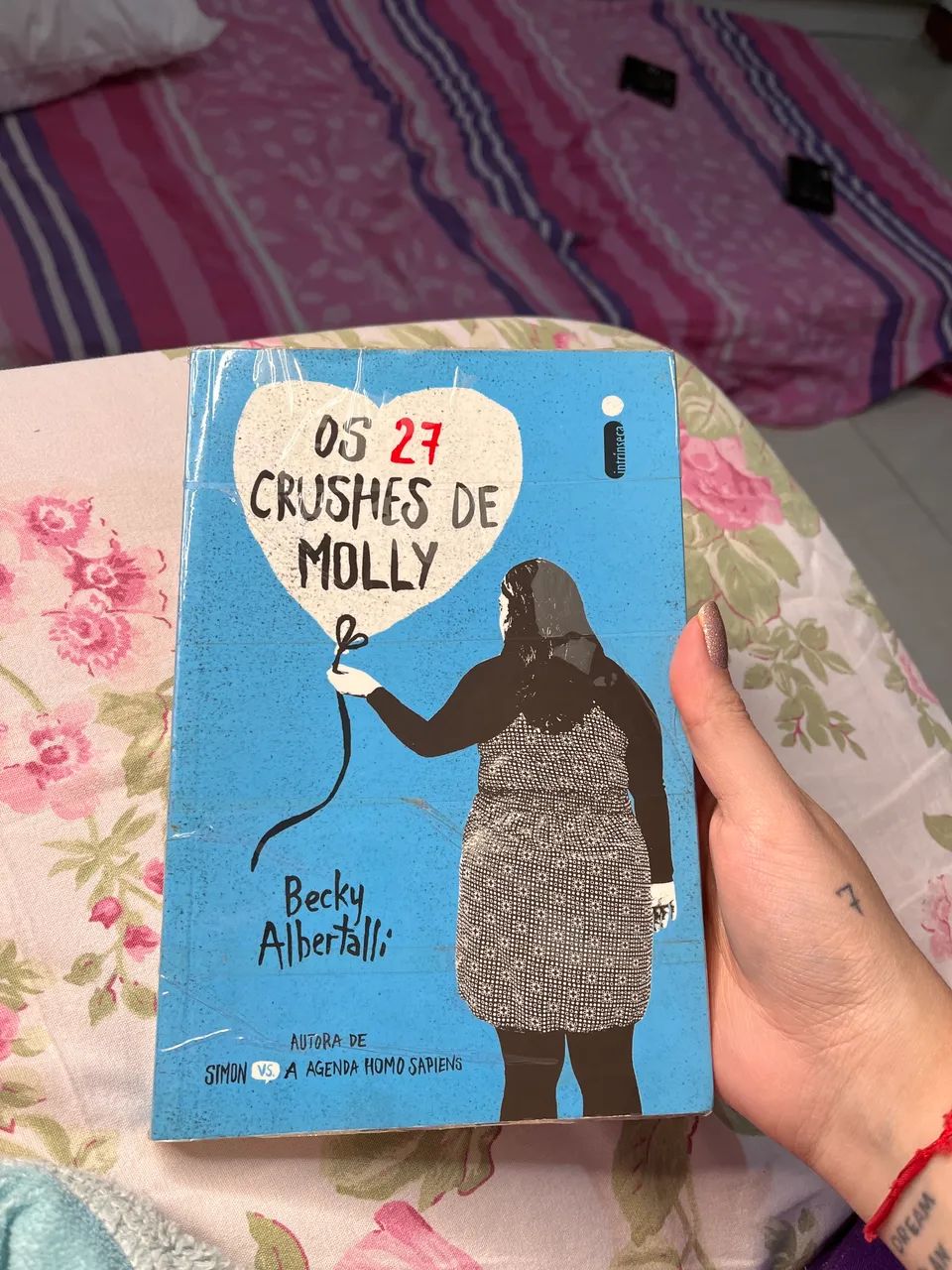 livro os 27 crushes de molly - Foto 3