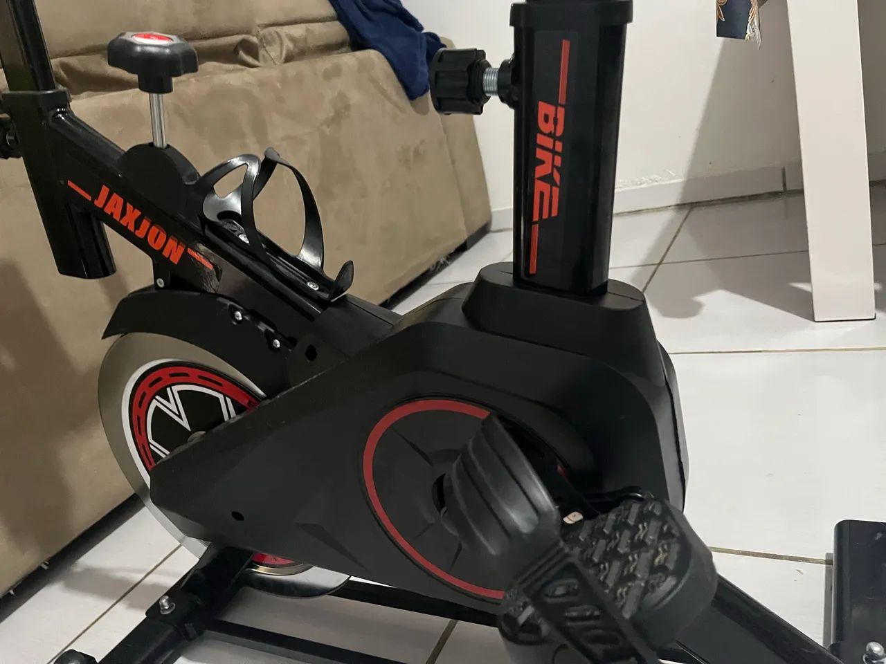 Vende-se bicicleta ergométrica semi nova - Foto 4