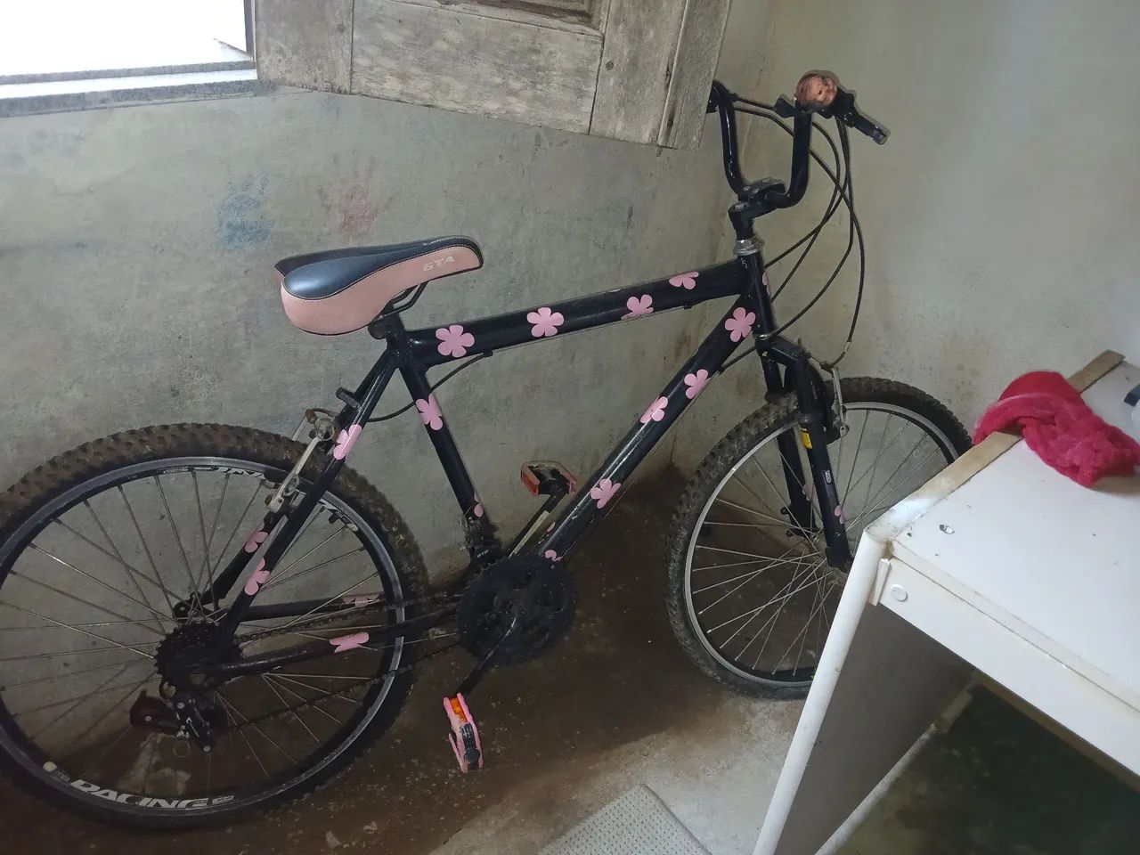 Vendo bicicleta, usada mais em Bom estado