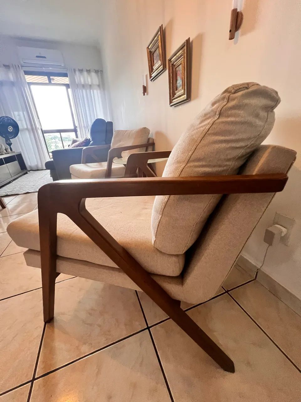 Conjunto de poltronas em madeira  - Foto 4