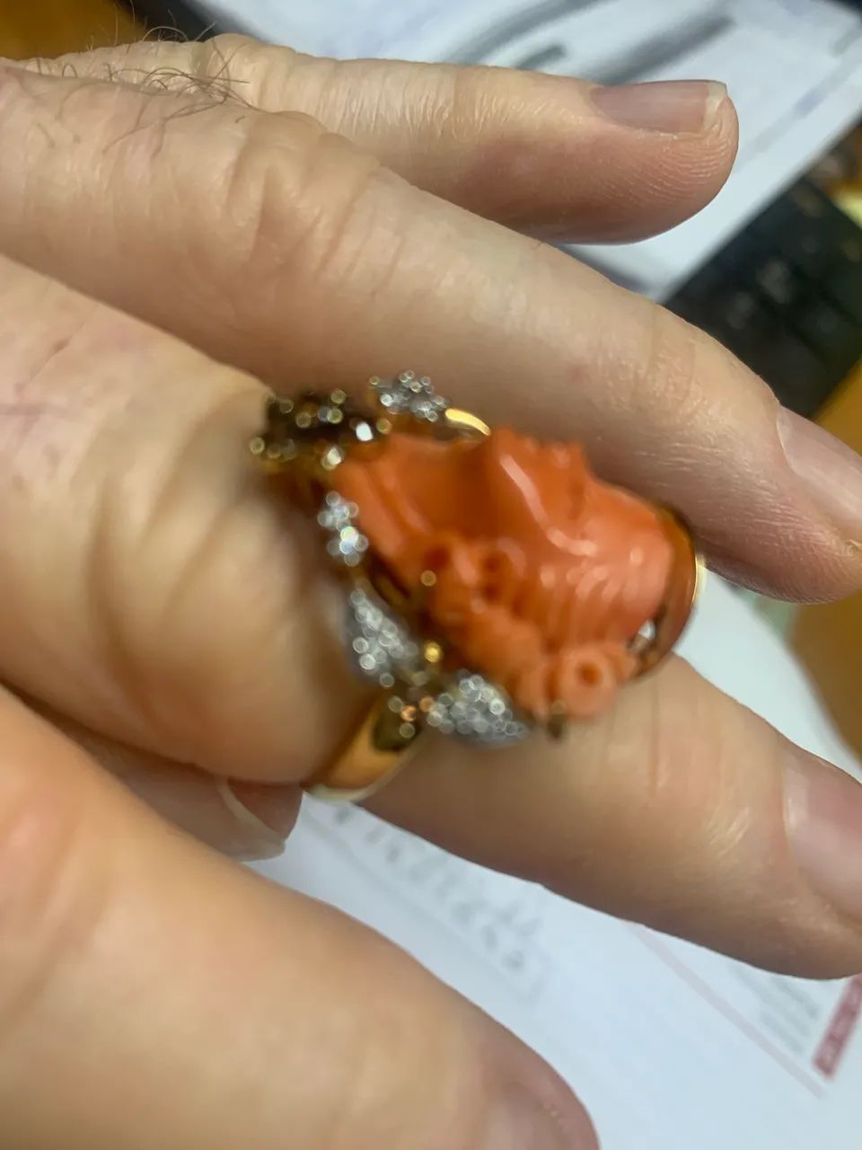 Anel ouro coral e brilhantes - Foto 4