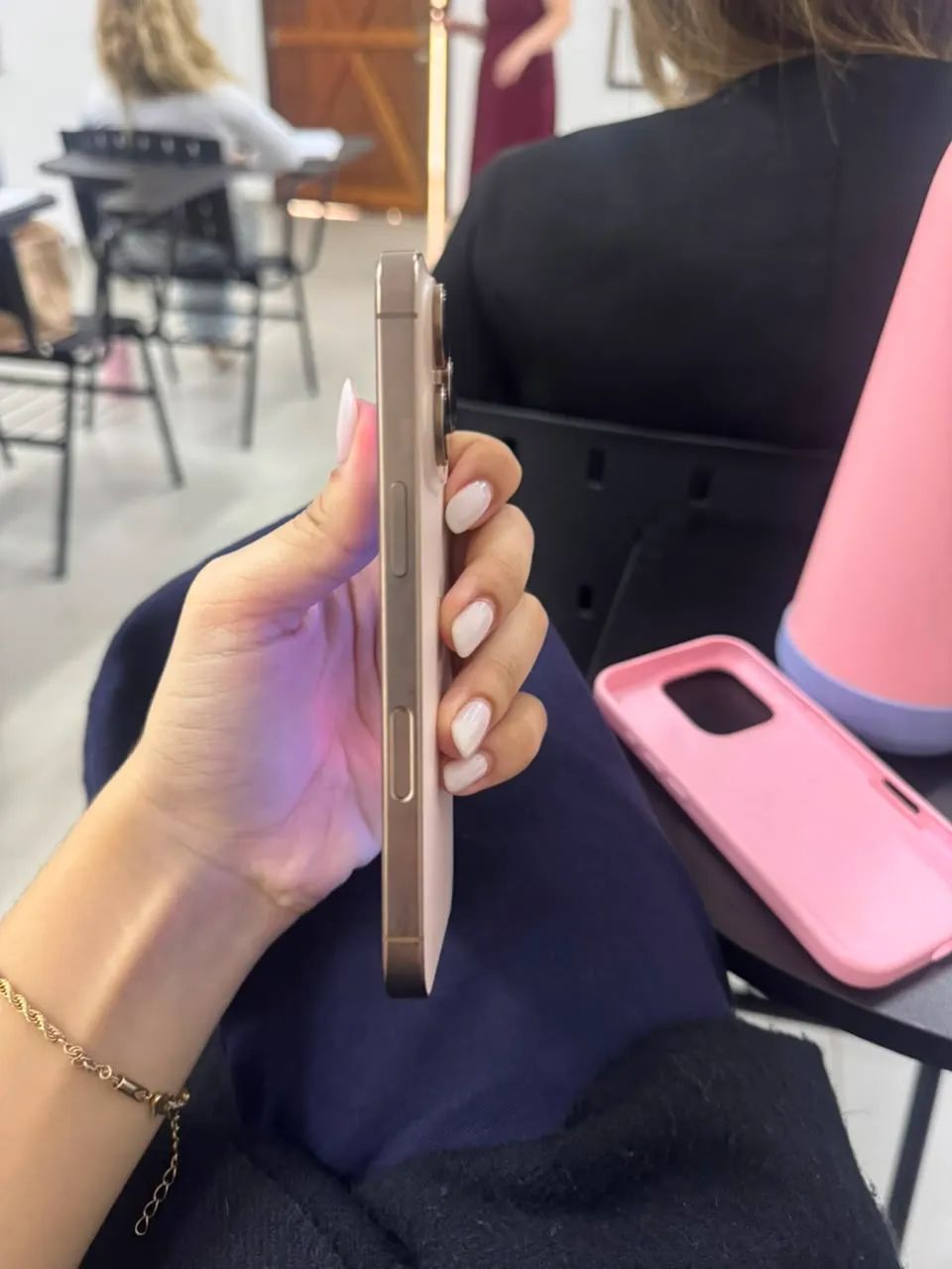 iPhone 16 Pro - Foto 2