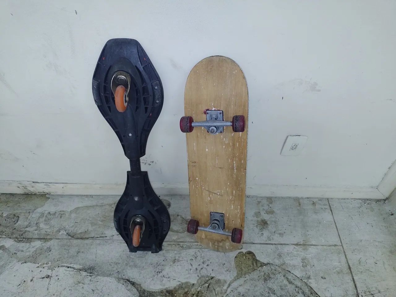 Skate original, 2u., com 2 e 4 rodas, bom estado. E outros. - Foto 2