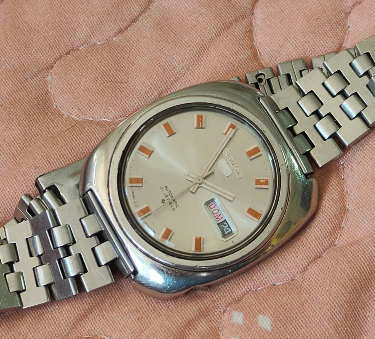 Relógio Seiko 6119 - laranja - Acessórios - Parque Três Meninos