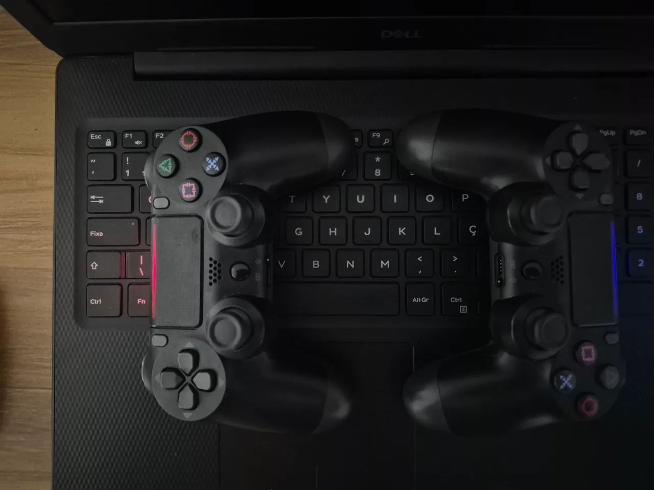 KIT DOIS CONTROLES DE PS4 - Foto 3