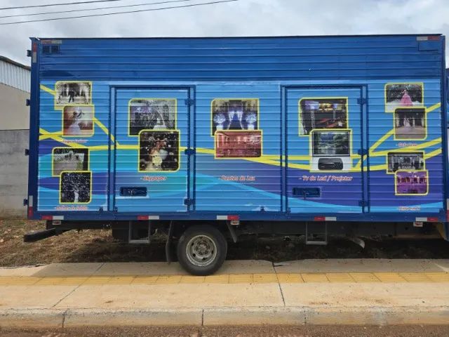 bau para caminhao 3/4 tamanho 2,5 x 6,0 perfeito estado