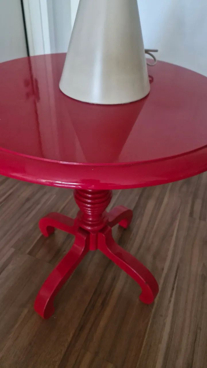 Mesinha de canto vermelha em laca com 60cms - Foto 3