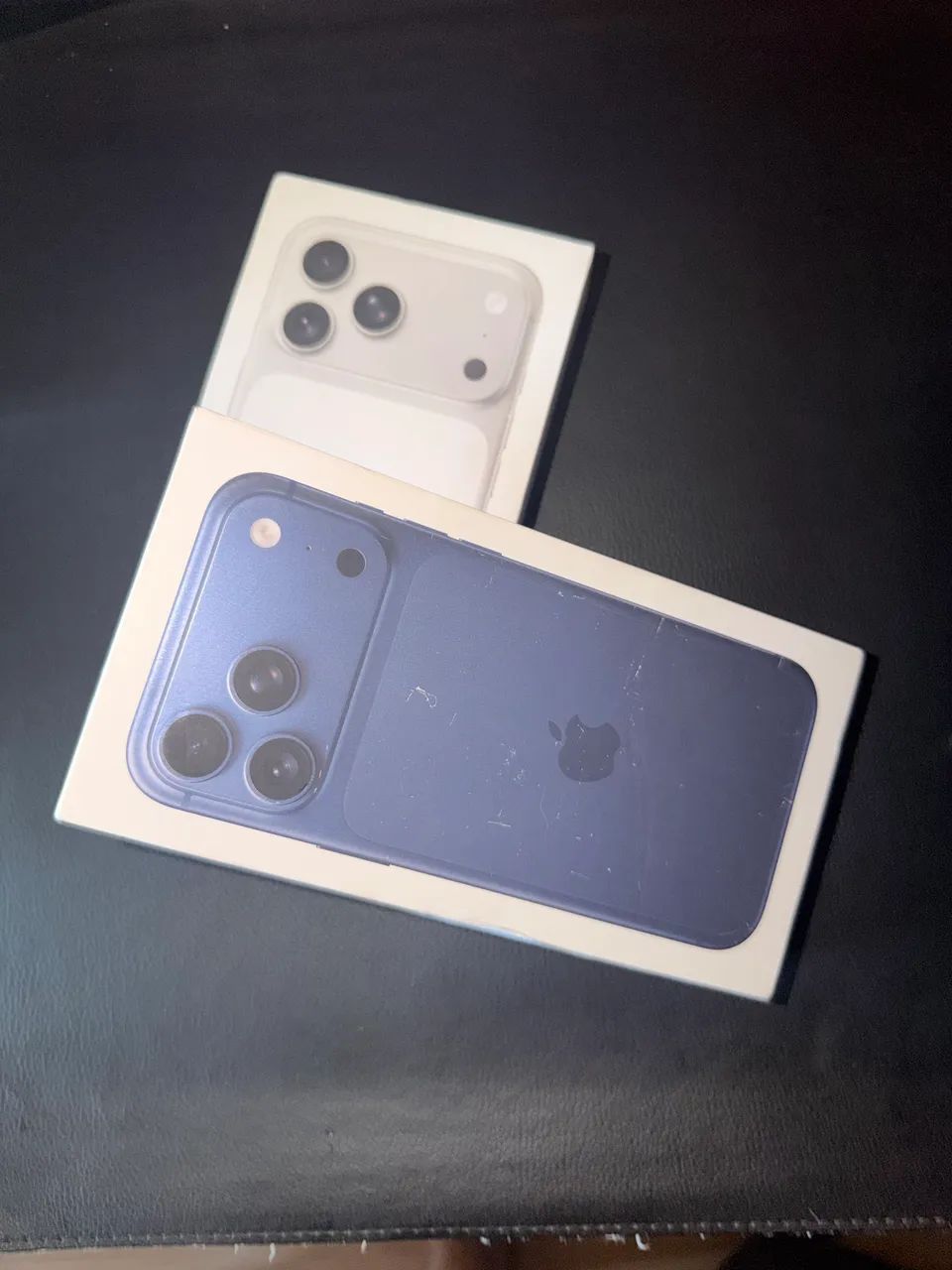 iPhone 17 Pro Max 256Gb - Azul e Prata
