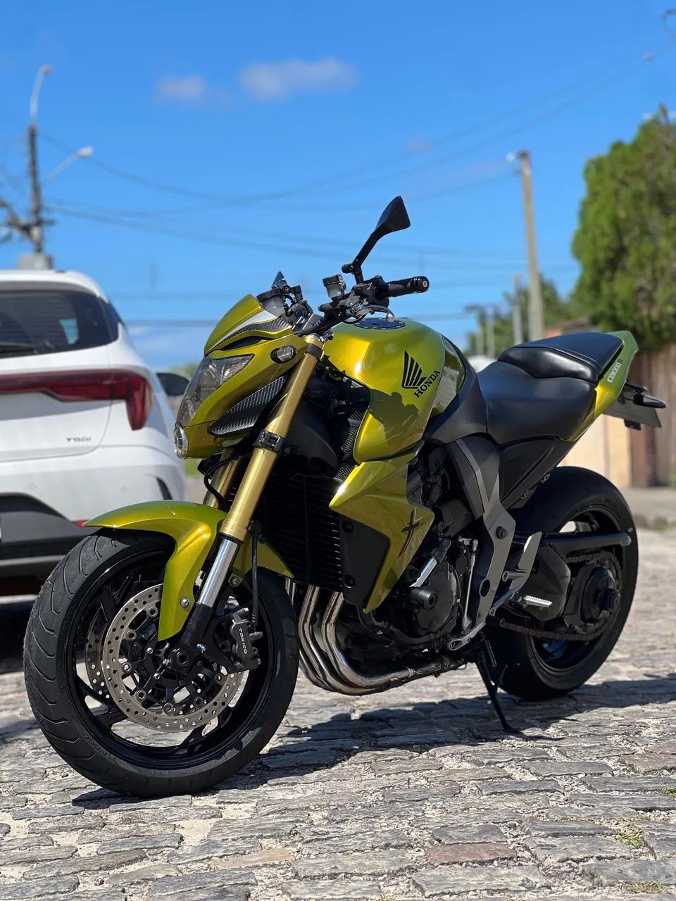 CB1000