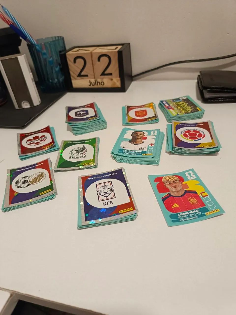 ? VENDO LOTE DE FIGURINHAS? 