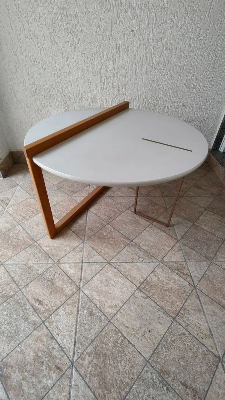 Belíssima mesa de centro designer 