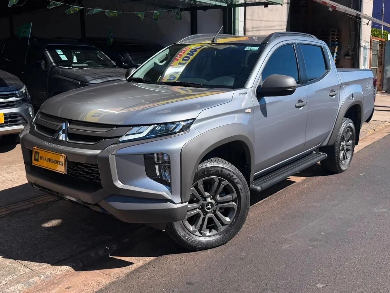 Mitsubishi L200 L200 Tri. S. Outd. Plus 2.4 4x4 Die. Aut 2025