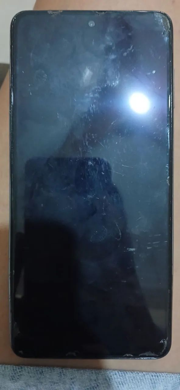 Celular funcionando para Retirada de peças 