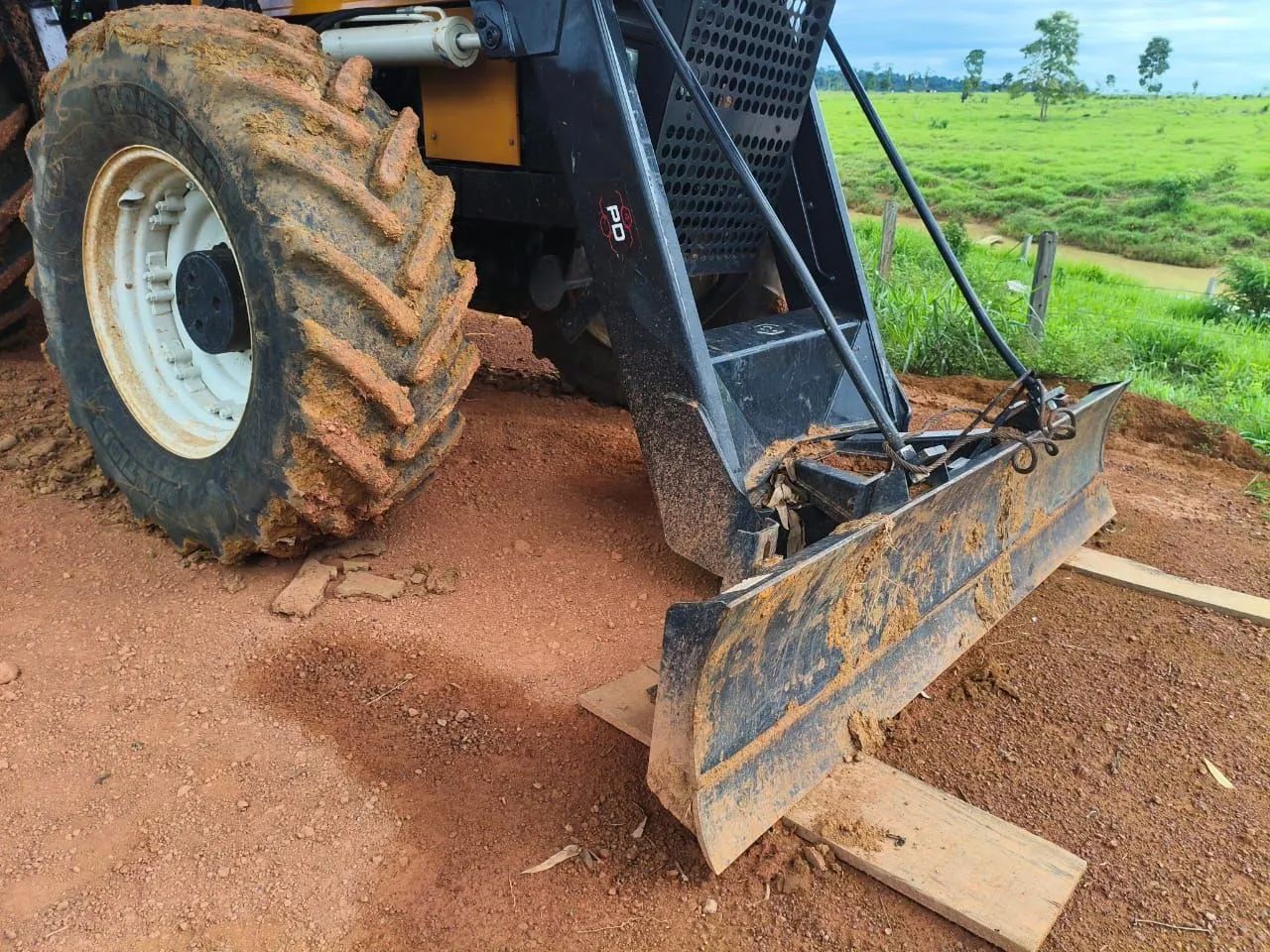 Trator valtra BH 1680 - Foto 2