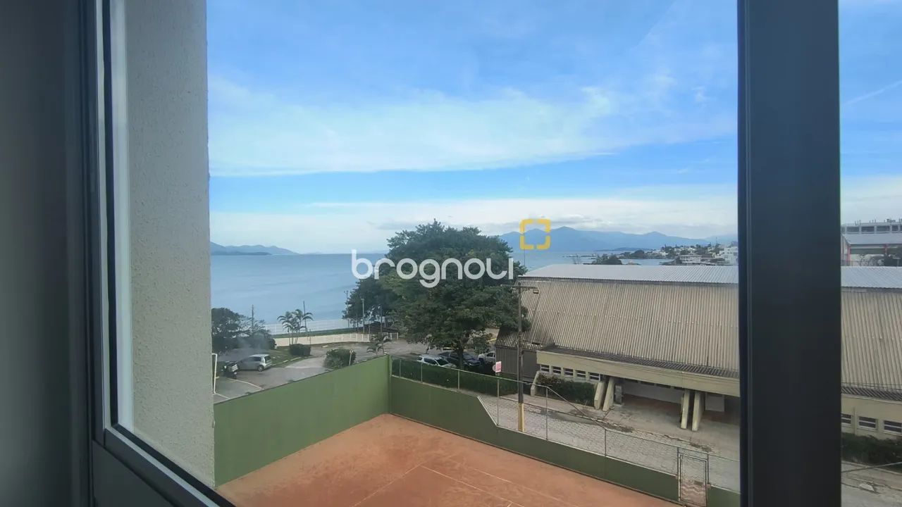 Apartamento com Vista para o Mar em Coqueiros | 2 Dormitórios (1 Suíte) - Foto 4