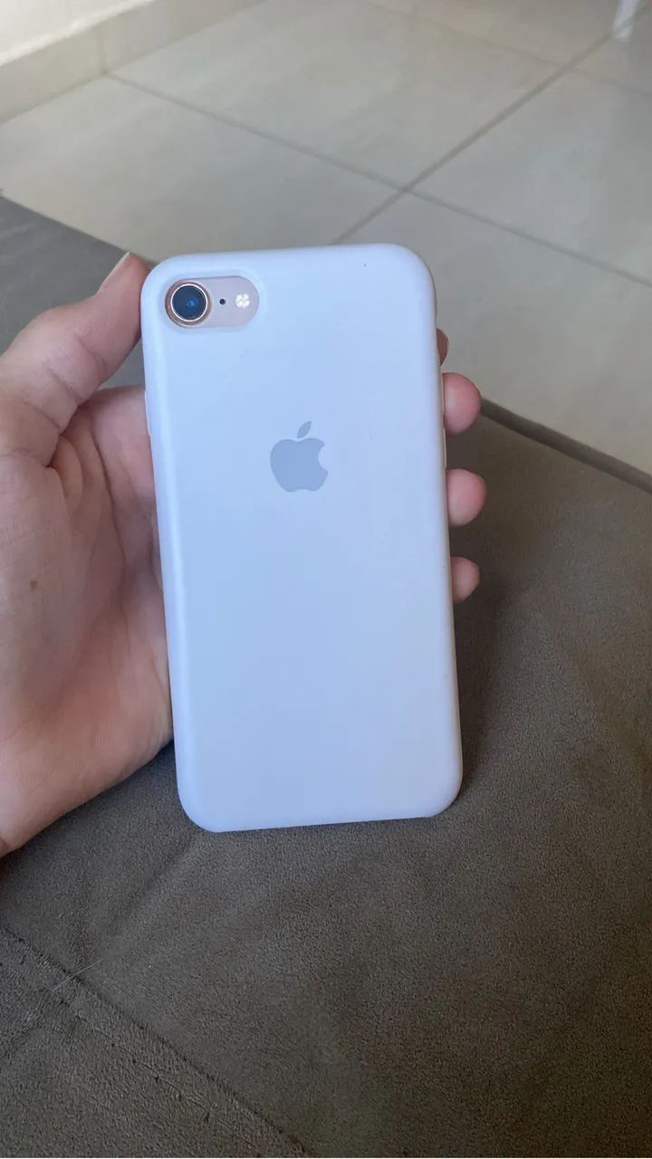 iPhone 8 com Traseira de Vidro Quebrada - Funcionando Normalmente