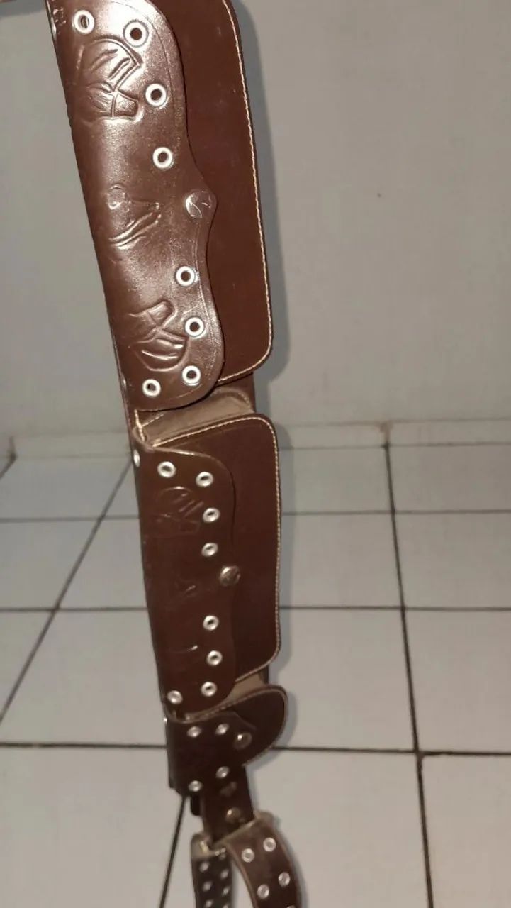 Guaiaca com cutelo, ambos novos no preço 