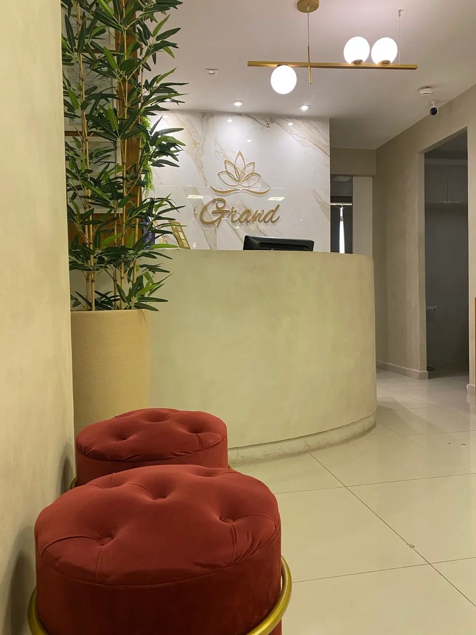 Vaga - atendimento comercial/ Recepção/vendas 1