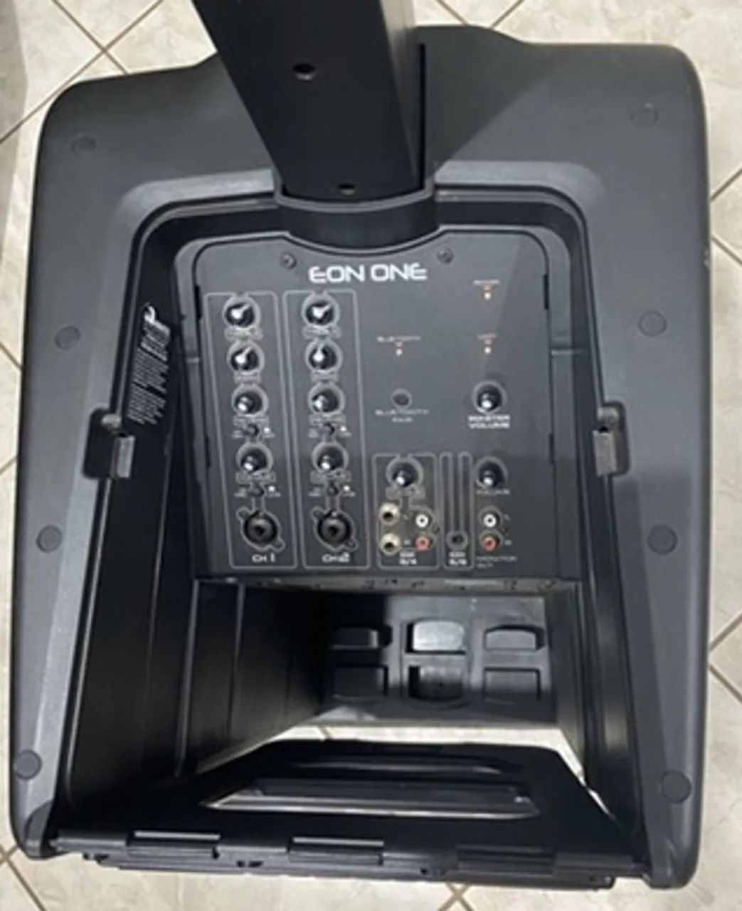 Par de Caixas Ativa Line Array Portátil JBL EON ONE Com Bag Customizado para Transporte. - Foto 4