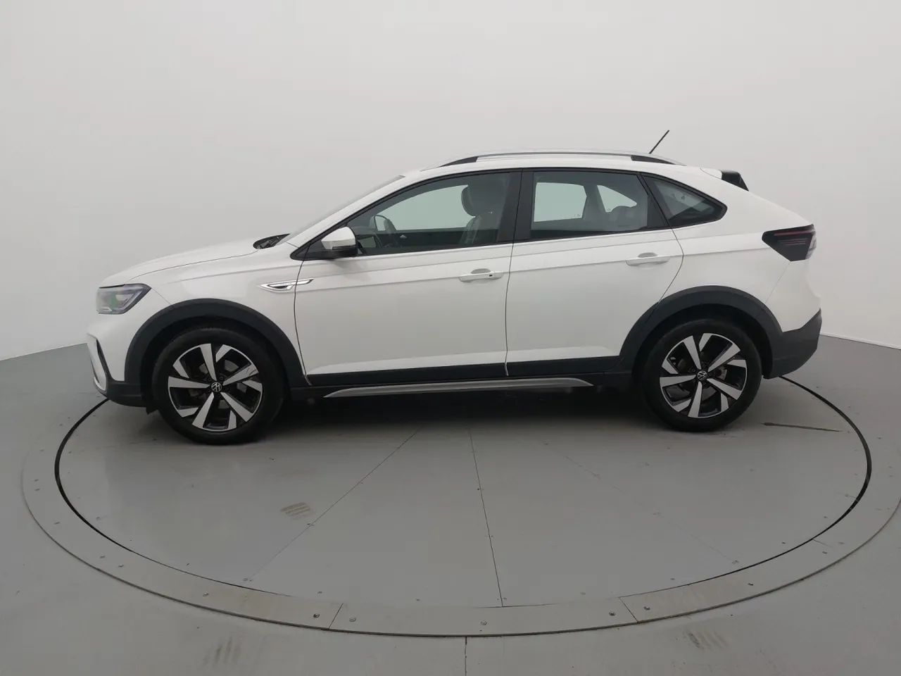 Volkswagen Nivus Highline 1.0 200 TSI Flex Aut., foto 2 de 18