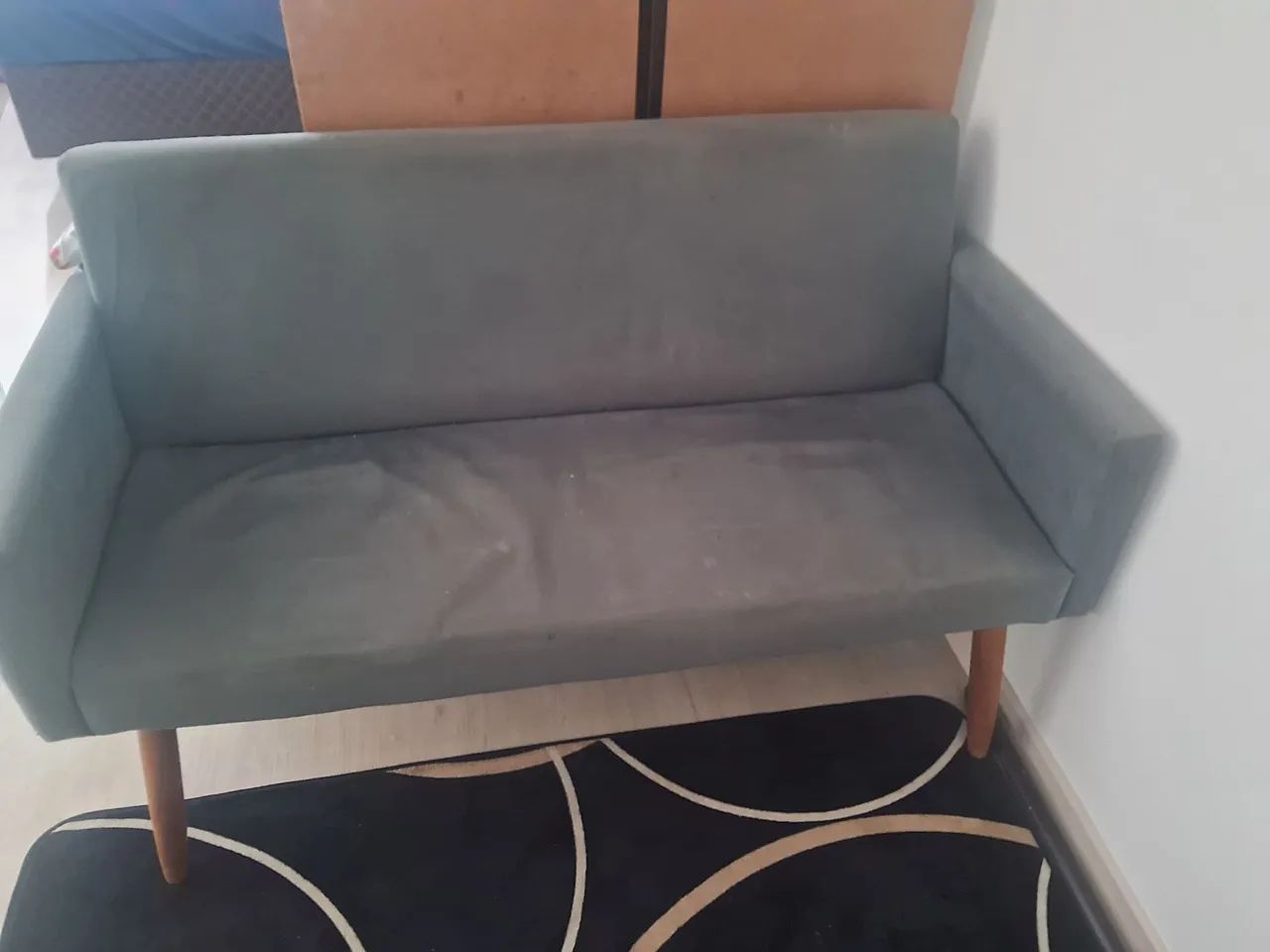 Sofá pequeno mais poltrona 