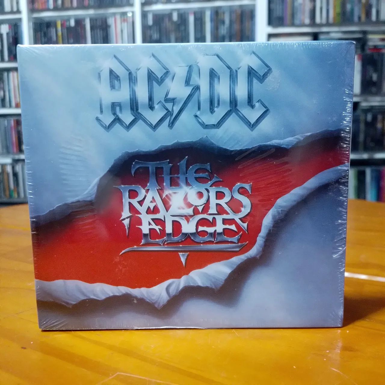CD - AC/DC - THE RAZORS EDGES (1990) REMASTERIZADO EM 2003. ITEM