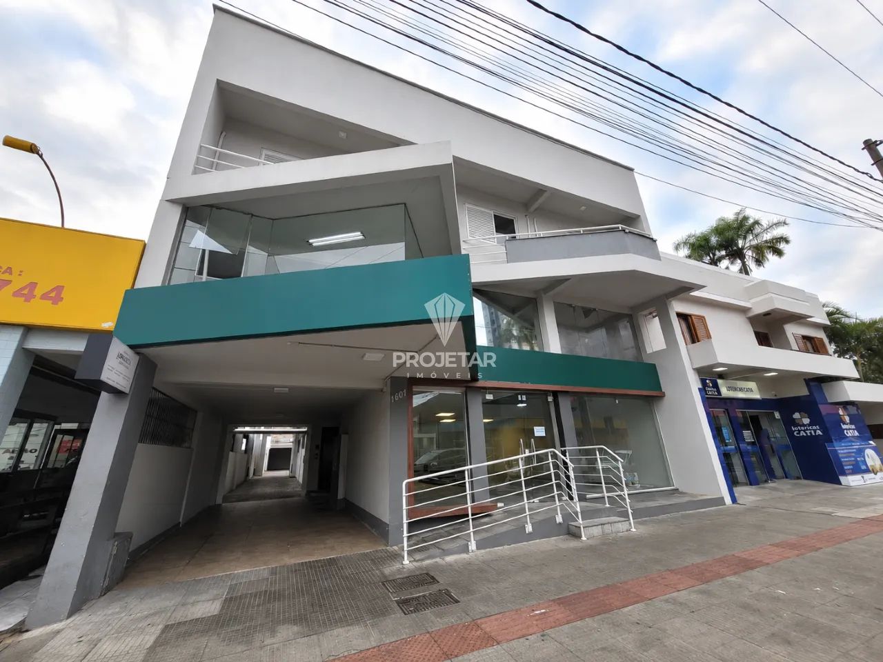 Excelente Sala Comercial Disponível Para Locação no Centro de Araranguá  Localização Privi