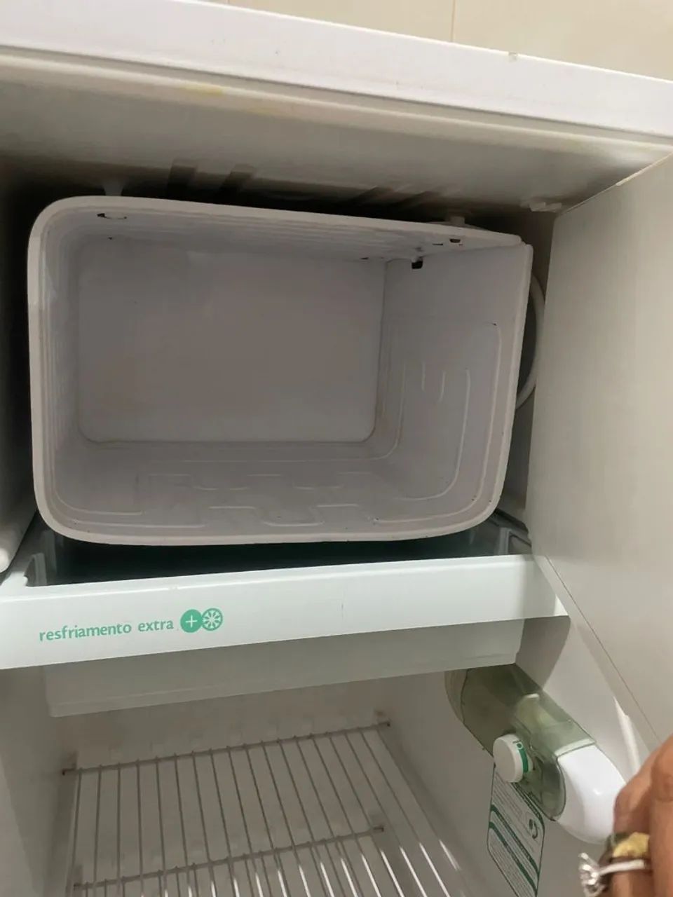 GELADEIRA CONSUL SLIM SEMI NOVA FRETE GRATIS  - Foto 3